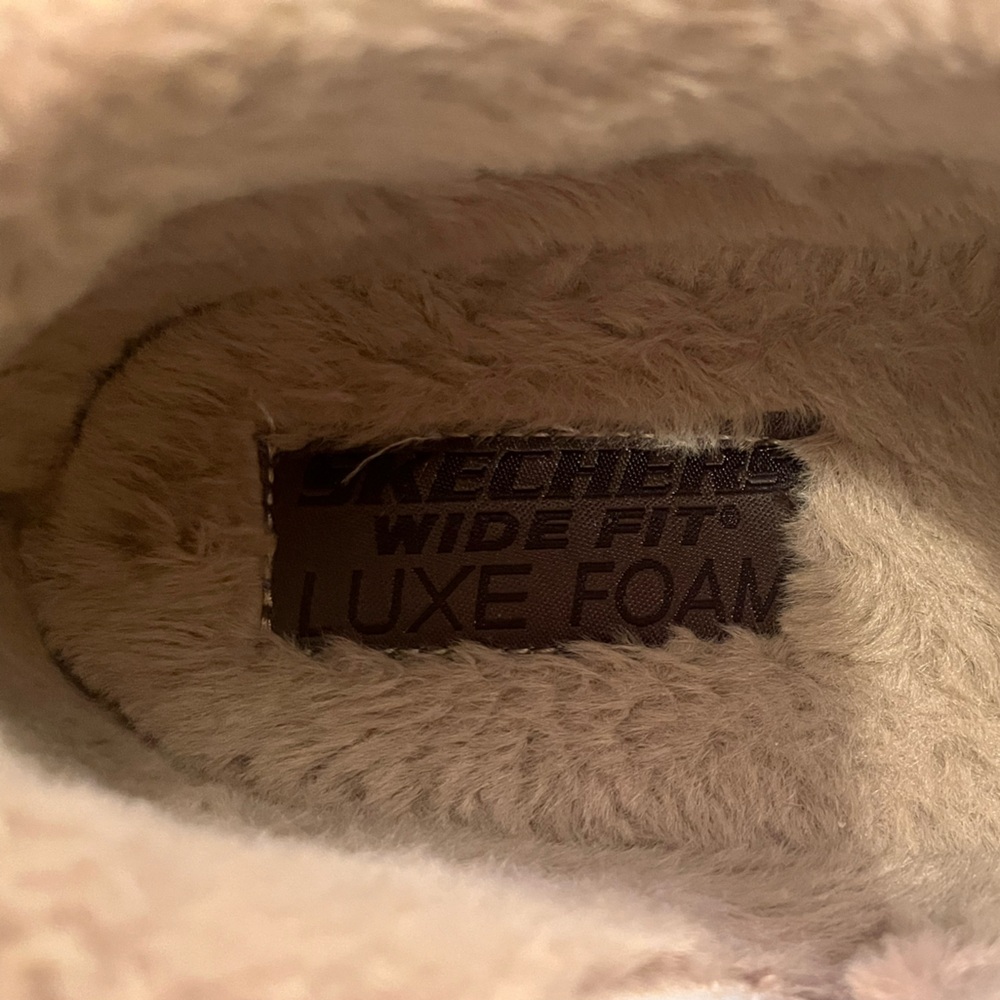 9 Wide Men's Skecher's Brown Fleece-Lined Slippers - Picture 7 of 8